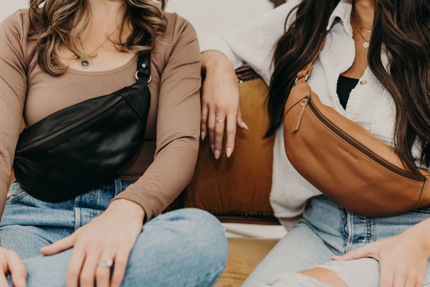 Indie | Large Essential Sling | Noir + Toffee
