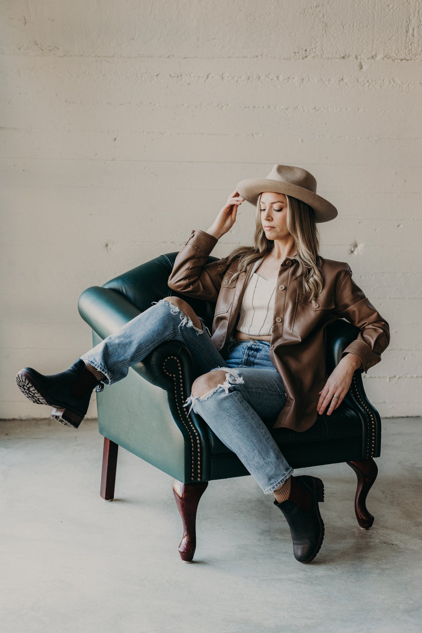 Avery | Upturned Rancher | Oat