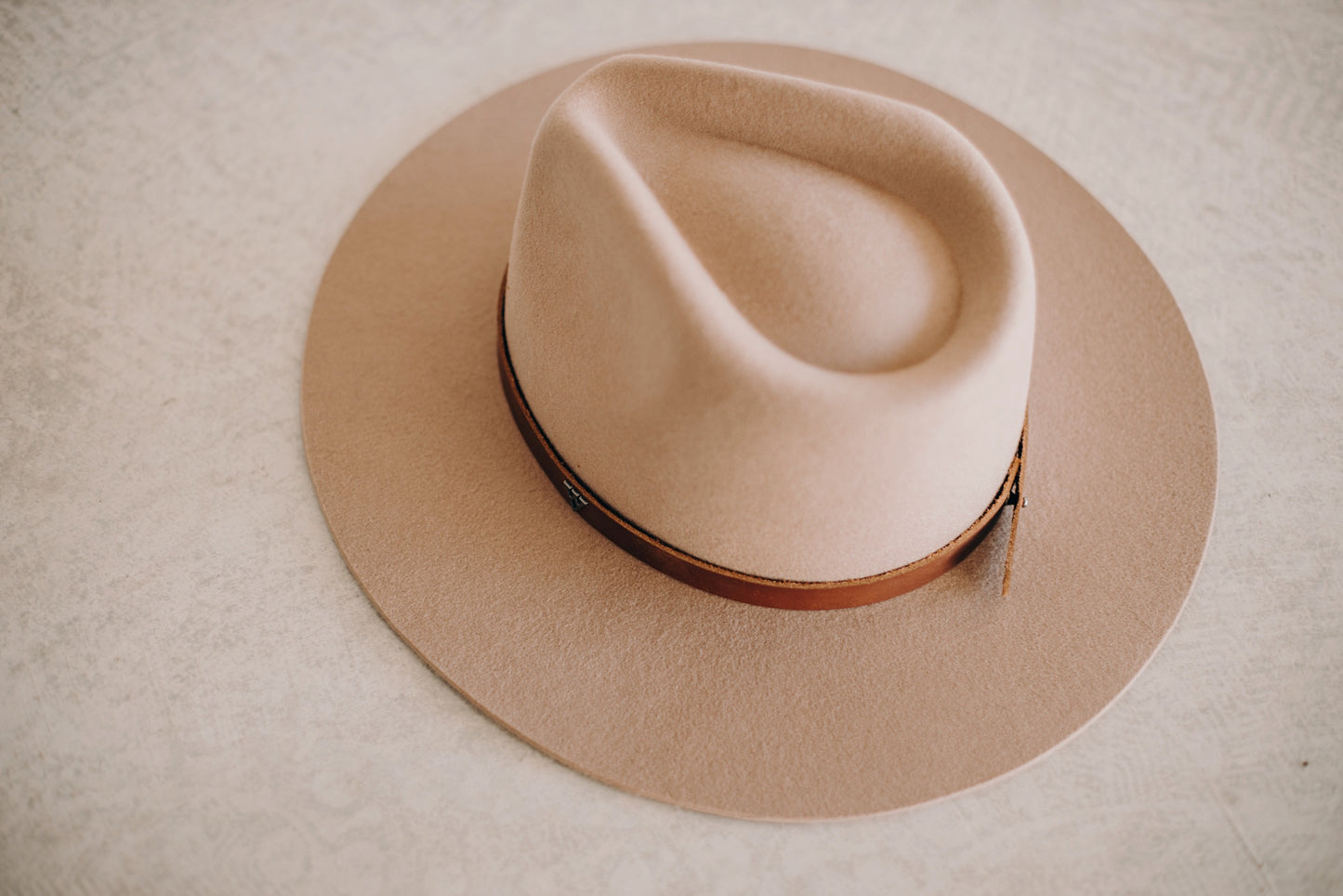 Sloane | Classic Rancher | Latte