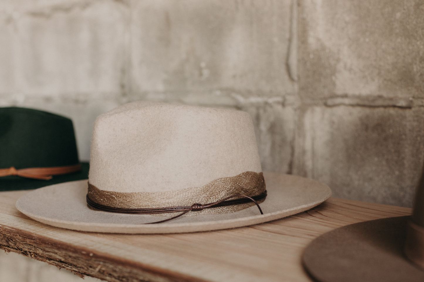 Avery | Upturned Rancher | Oat