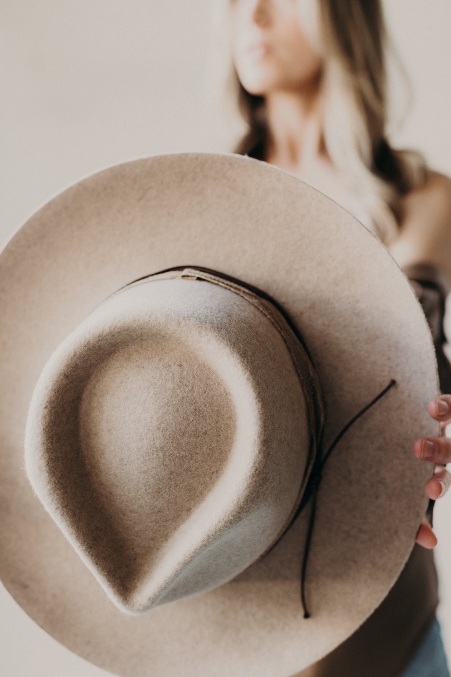 Avery | Upturned Rancher | Oat