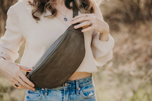 Indie | Large Essential Sling | Olive