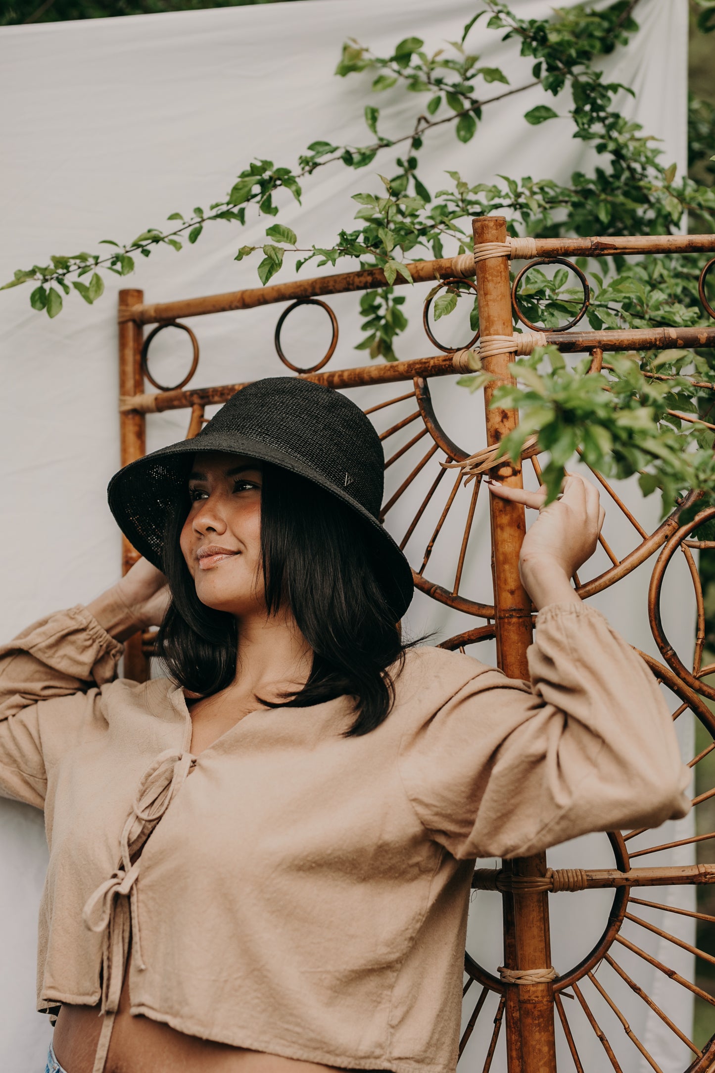 Daphne | Raffia Bucket | Noir