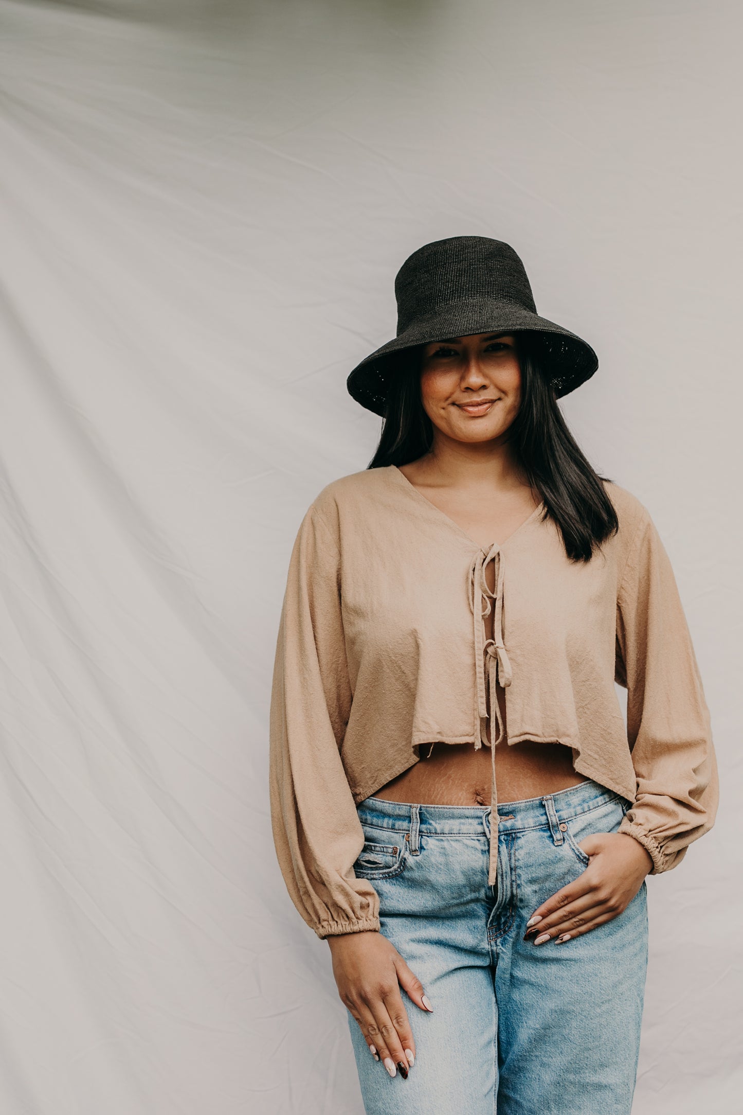 Daphne | Raffia Bucket | Noir