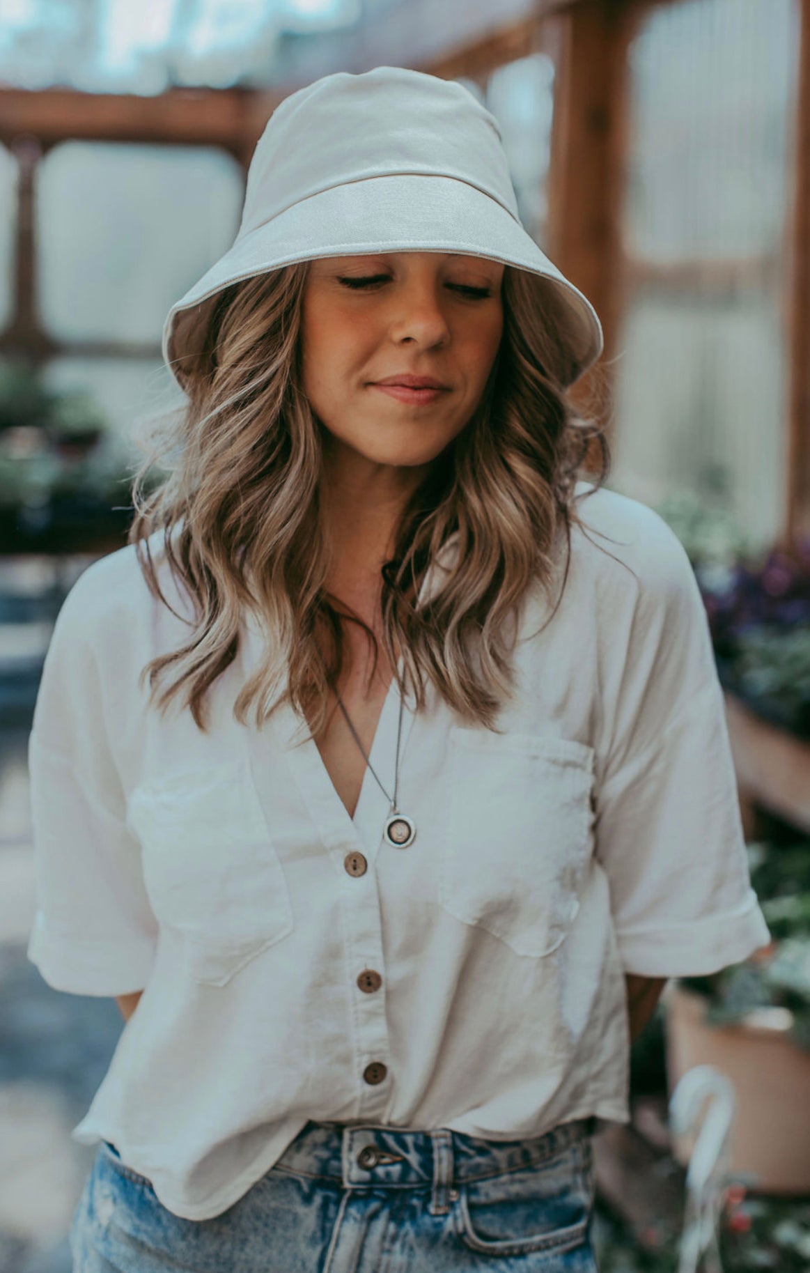 Vans / Womens Level Up Bucket Hat / Black/White